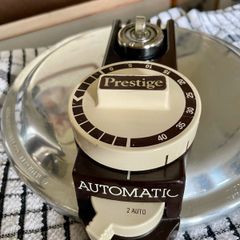Vintage Prestige Automatic Pressure Cooker