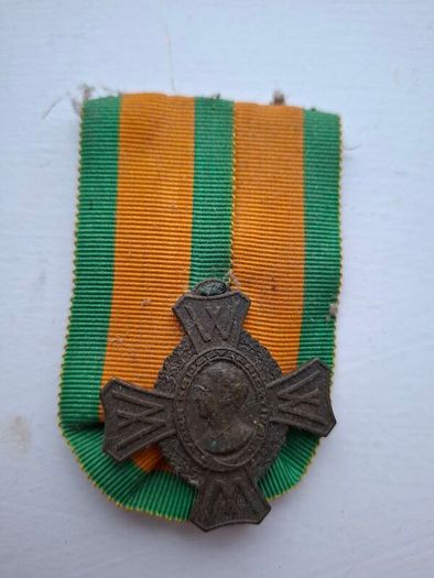 Netherlands: Commemorative War Cross 1940-1945, on original ribbon mount