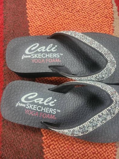 Skechers platform flip flops NEW