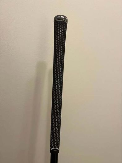 Fujikura Ventus VeloCore golf shaft with Lamkin grip