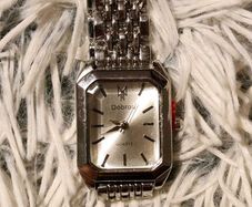 Timeless Elegance Quartz Wristwatch