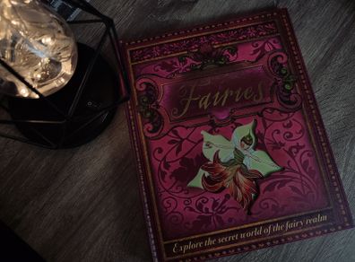 A Field Guide To Fairies ! Beautiful Pop-up Book ! Hardcover ! 2009 ! by Kingfisher !
