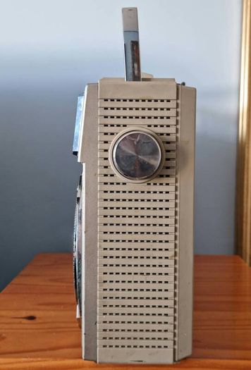 Hi-Fi Stereo Sound System CSC-950L, Satisfactory working condition. Need cassette service.