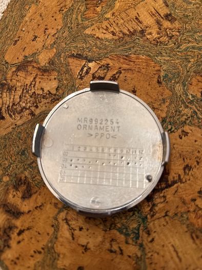 GENUINE Mitsubishi Montero Pajero Wheel Centre Hub Cap Silver