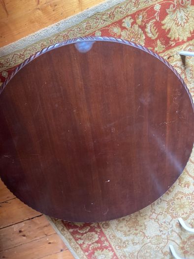 mahogany round table