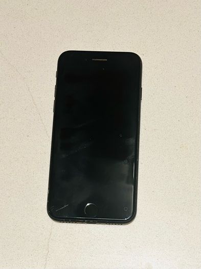 IPhone 8 in mint condition Locked to Vodafone