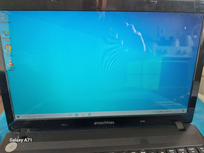 Emachines 15.6 inch Laptop, E732 Series, Model ZRDB, Intel Pentium CPU P6200, 3GB Ram, 250GB HDD, Windows 10, Microsoft Edge, Chrome