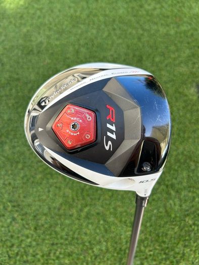 Full set of golf Taylormade clubs