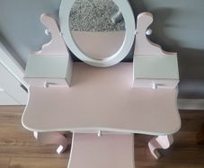 Dressing table