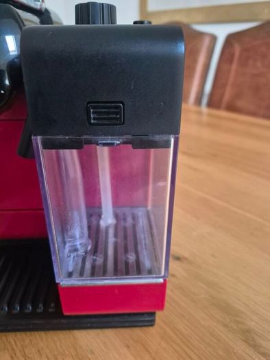 Red De'Longhi Nespresso Lattissima Touch