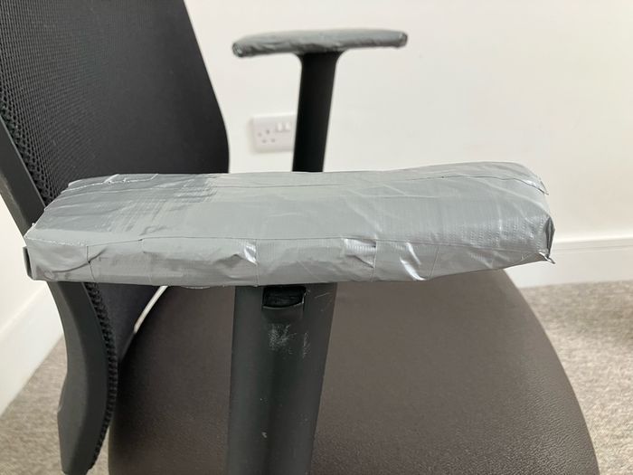 BOSS Design Swivel Chair