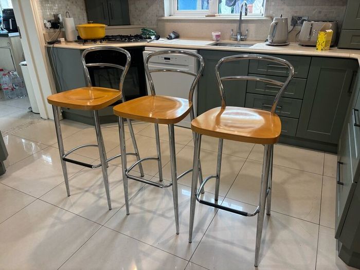 3 Barstools