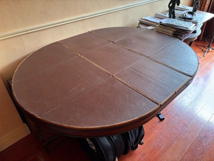 Gorgeous Henredon Dining Table