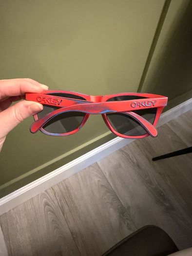 Oakley Skate Deck Frogskins - Matte Red