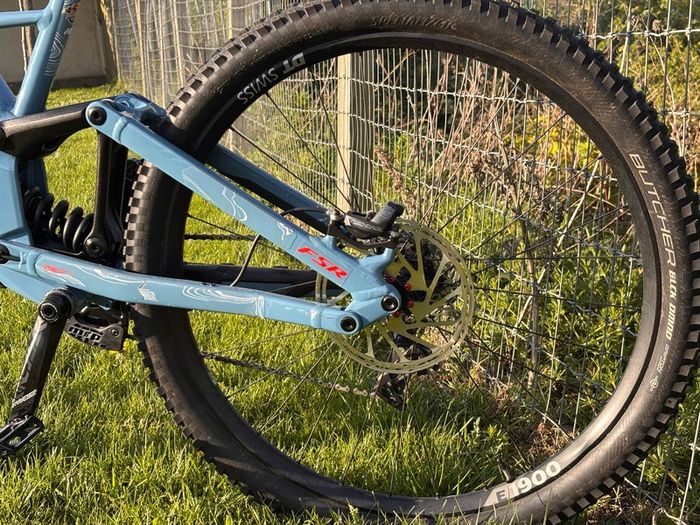 mountain bike specialised demo expert