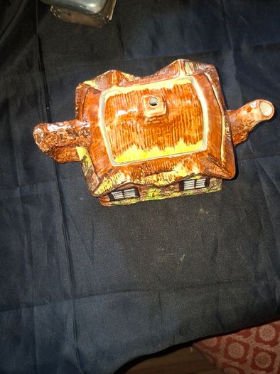 Beautiful Old Price Kensington Cottage Ware Teapot, dating around the 1950s
