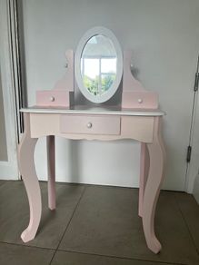 Childs dressing table