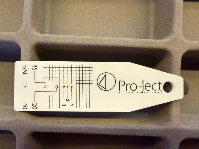 Pro-ject RPM 1 Carbon Turntable White