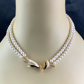 Vintage faux pearl necklace