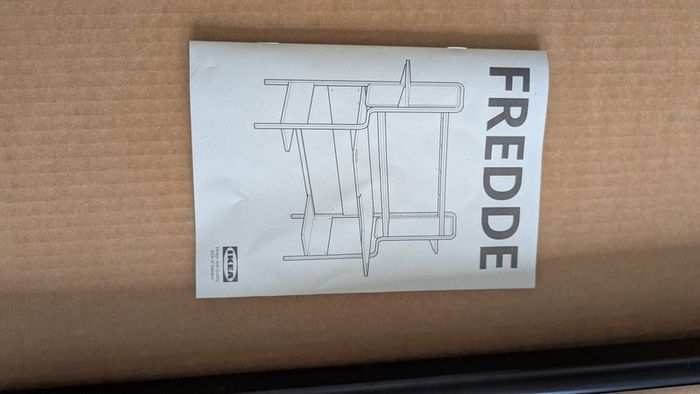 fredde gaming desk