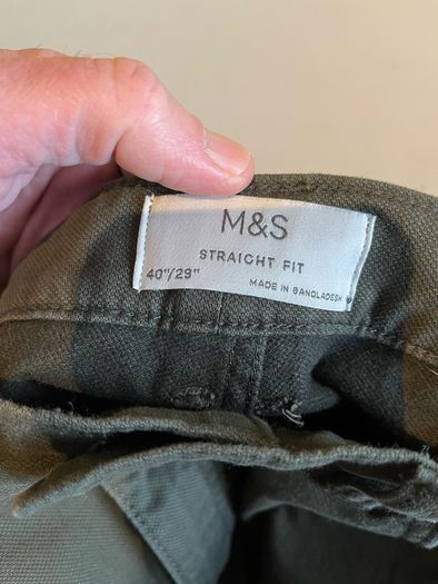 Mens Marks and Spenser. khaki Trousers/Jeans. 40x29. zip.