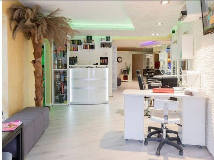 Tanning &beauty Salon for sale
