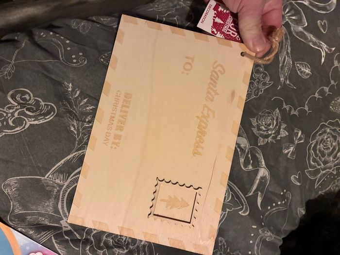 Tagged wooden Xmas letter