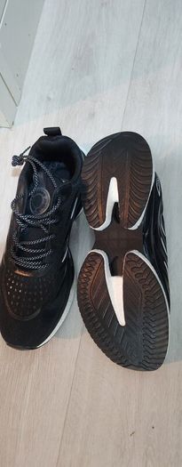 Shock Absorbent Lace Up Sneakers