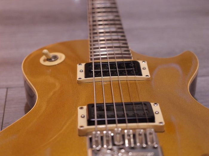 Modded [Ragnarok + Evertune] 1982 Gibson Les Paul 30th Anniversary Goldtop