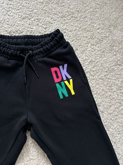 DKNY black bottom (10y)