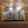 lego Creator 31141 Main Street Image 2