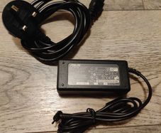 Asus charger 40 watts 19v 2.1a slim tip