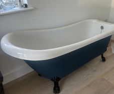 Free standing bath