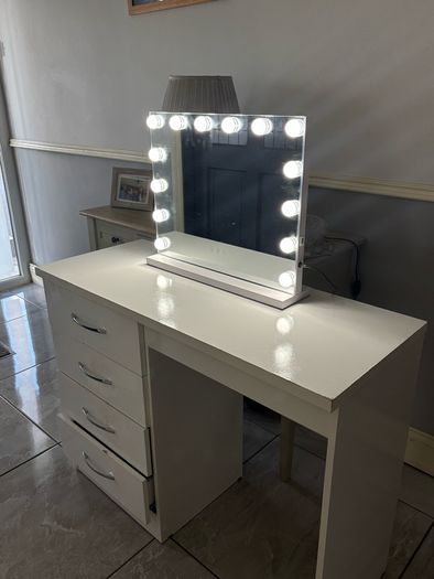Hollywood mirror and table