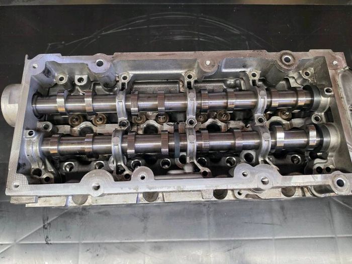 VW Crafter 2.0 TDI DAUA Cylinder Head  04L103065