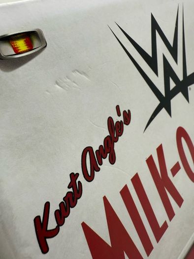 Wwe elite Epic Moments Milk O Mania Kurt angle , Stephanie McMahon & Stone Cold Steve Austin