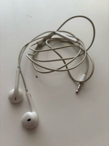 Apple earpods old plug
