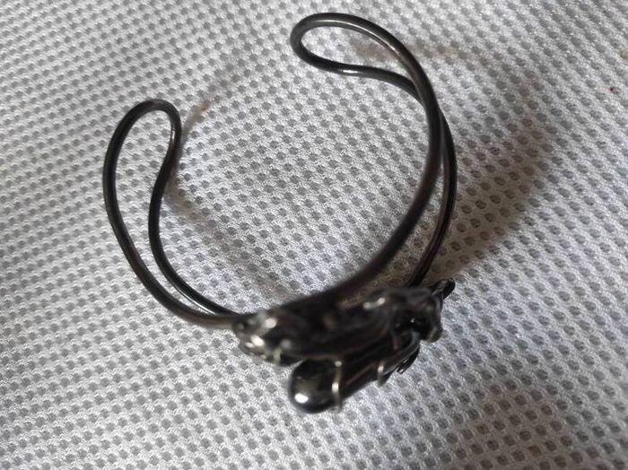 Cuff bangle