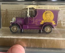 Queen Elizabeth/Queen Mother Collectible