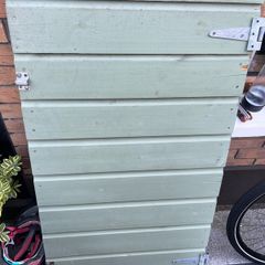 Free wooden doors and hinges