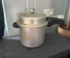 Free pressure cooker