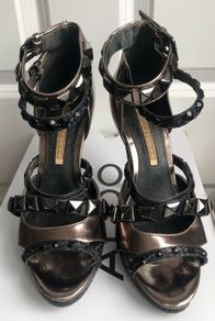 Buffalo sandals - sz 6