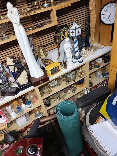 Vintage faro figurines