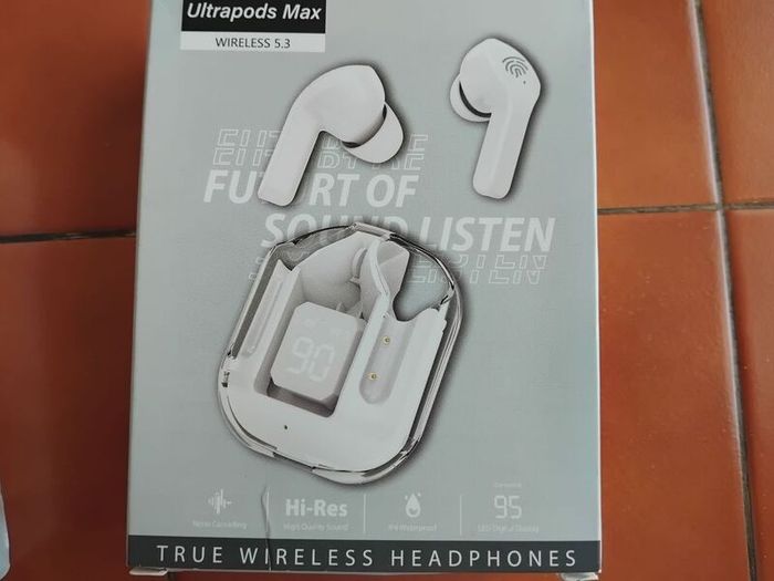 new bluetooth earphones. can be seen charging