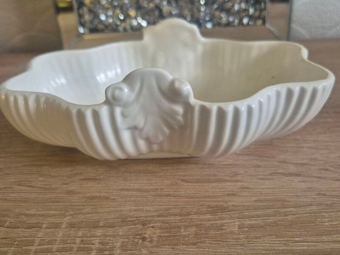 Vintage Wedgwood Countryware White Bone China Corinthian Dish