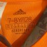 leeds United Age 7/8 goalkeeper shirt and shorts Image 2