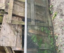 Free shower screen