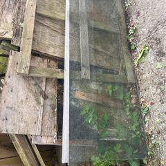 Free shower screen