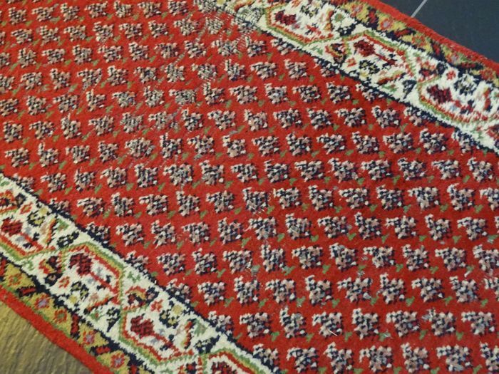 Superb P.ersian Sarough Rug 2.75m x 0.8m (H)