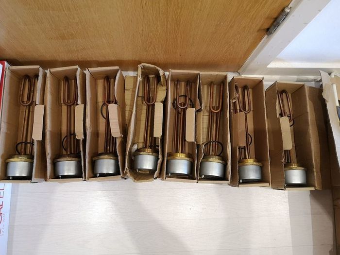 Immersion heating elements